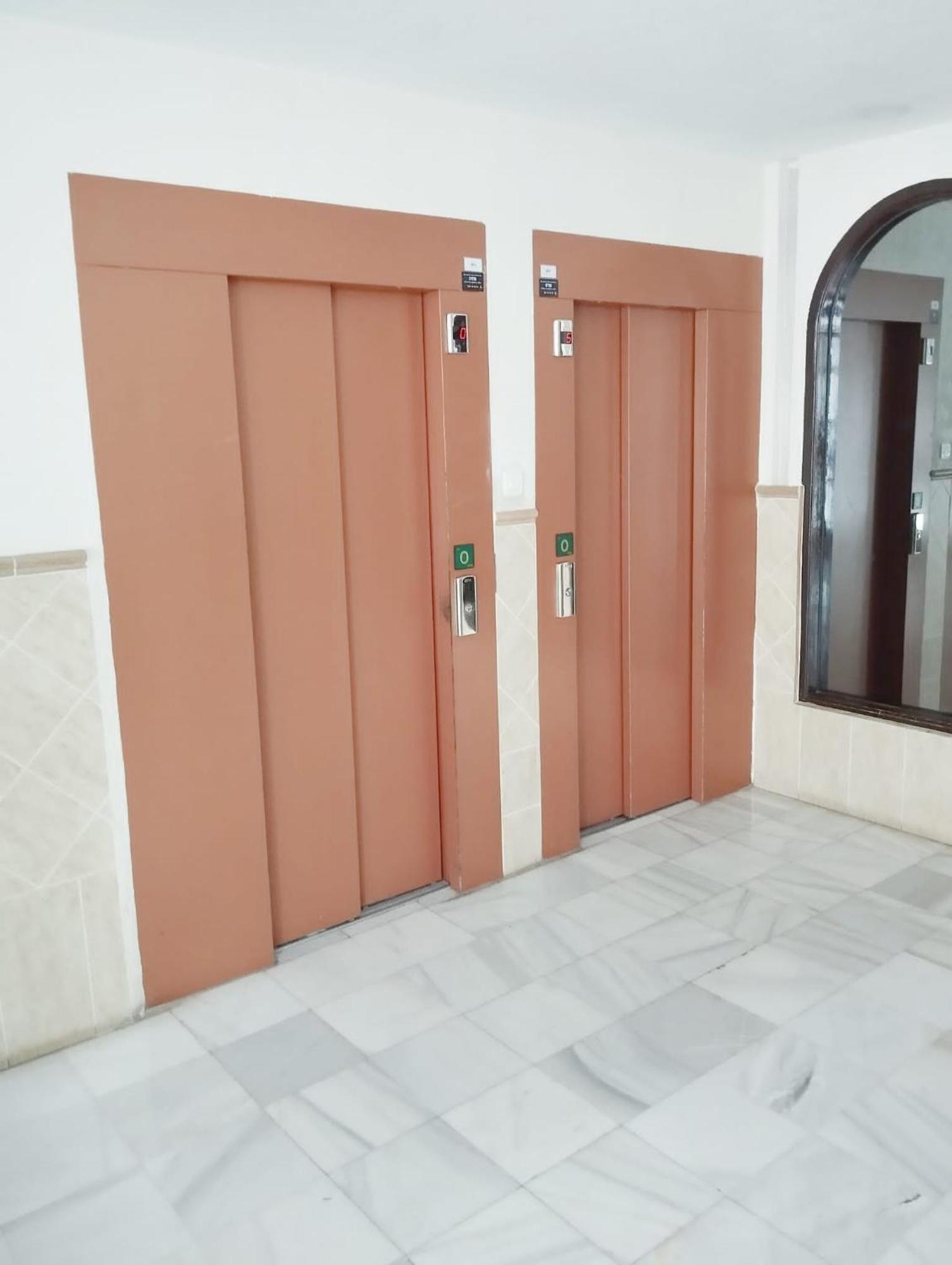 Room In Shared Apartment With Parking Almunecar Exterior photo